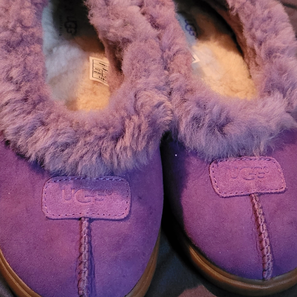 UGG